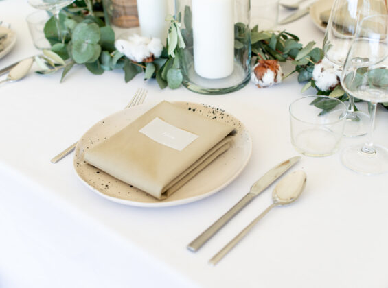 Arctic White base table cloth with Olive napkins