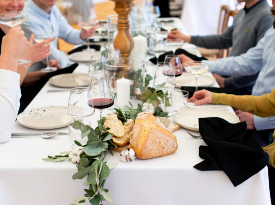 Dining with Jet Black napkins on Arctic White table cloth