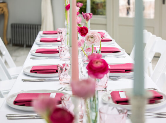 Wild Raspberry napkins with Arctic White table cloths