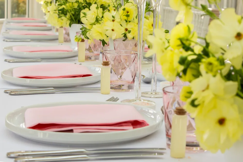 Summer Party Table Linen Trends